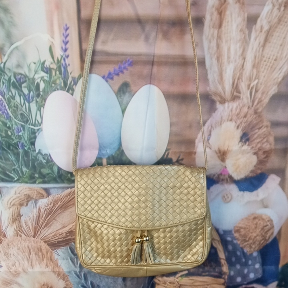👜 Ganson Gold Woven Shoulder Bag